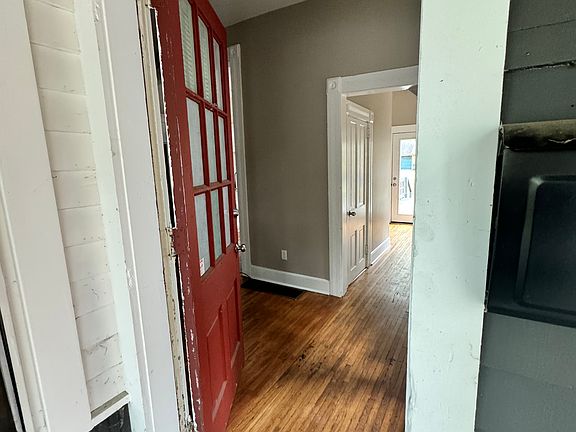 4th image of 111 W 2nd Ave