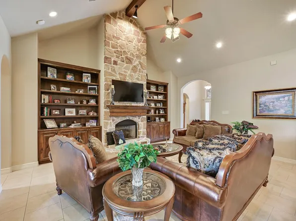 4221 Rocky Creek Trl, College Station, TX 77845