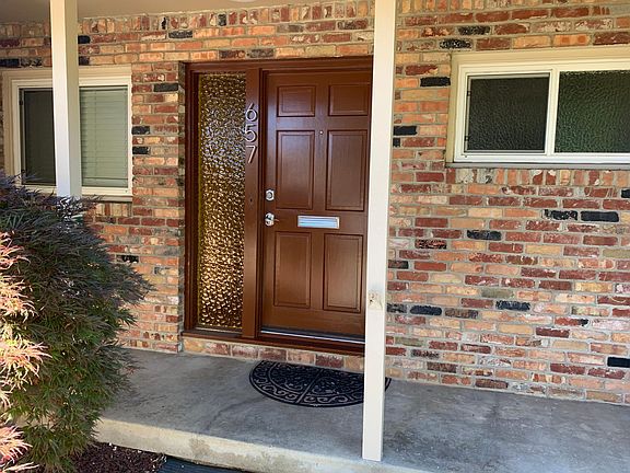 3rd image of 657 Hudson Dr