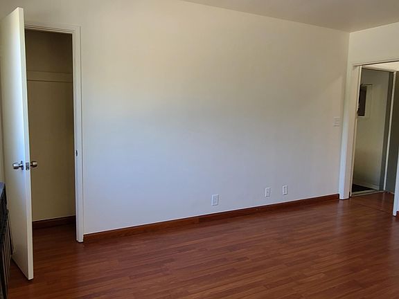 4th image of 302 E Broadway #F