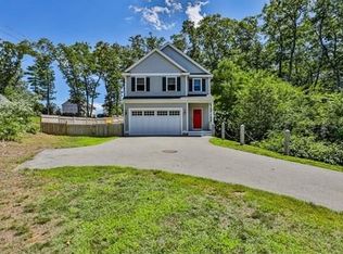 7 Merrill St, Amesbury, MA 01913