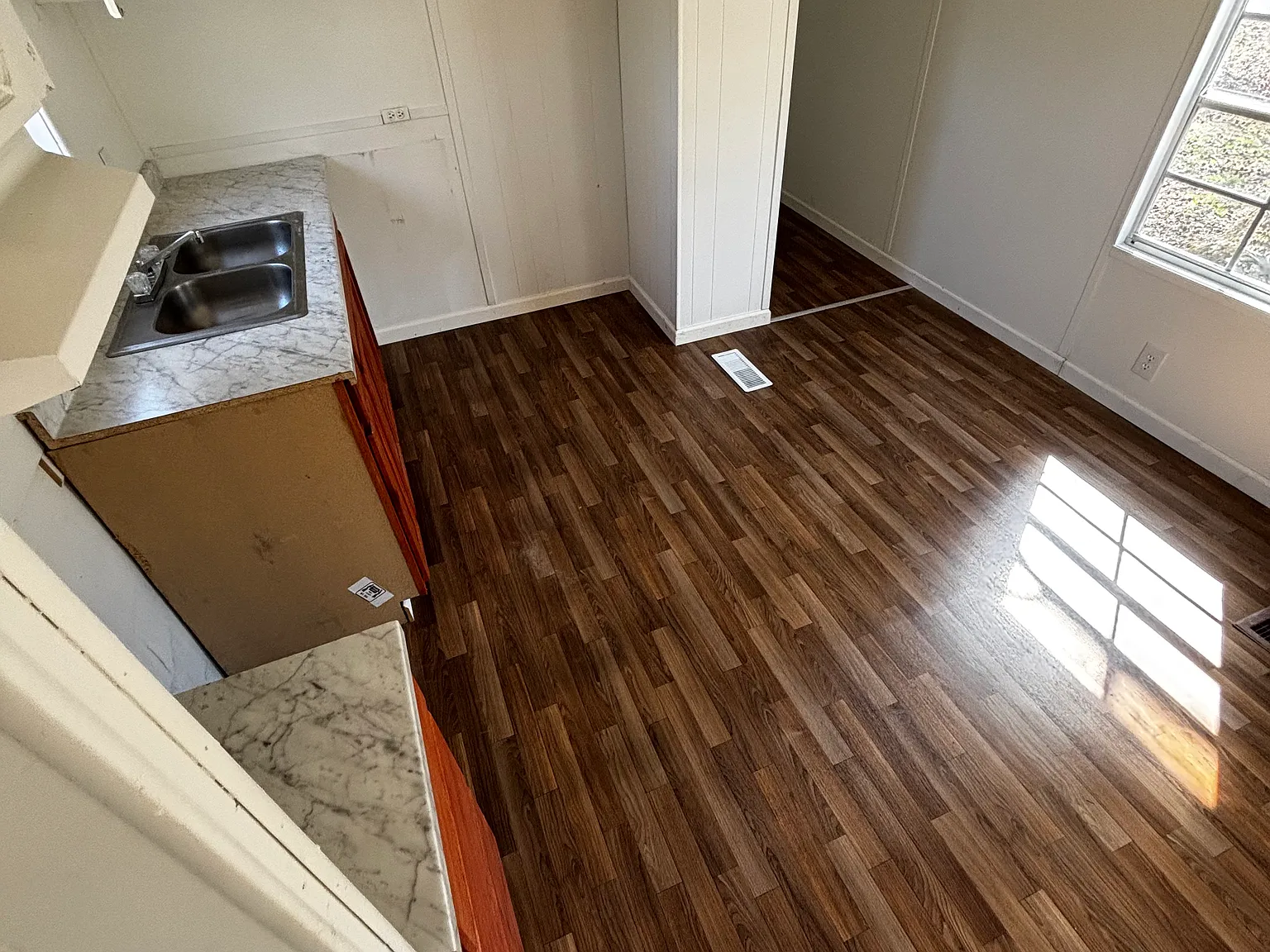 3 bed, 1.5 bath, 780 sqft, $1,000 — Photo 2