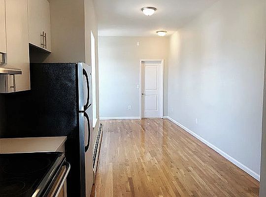 2nd image of 144 Bruckner Blvd APT 4A