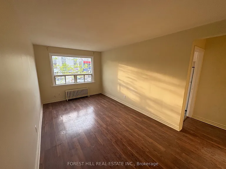 247 Lakeshore Rd E #3 — Photo 3