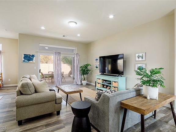 4th image of 2709 Orchid Valley Dr