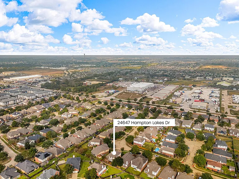 24647 Hampton Lakes Dr — Photo 42