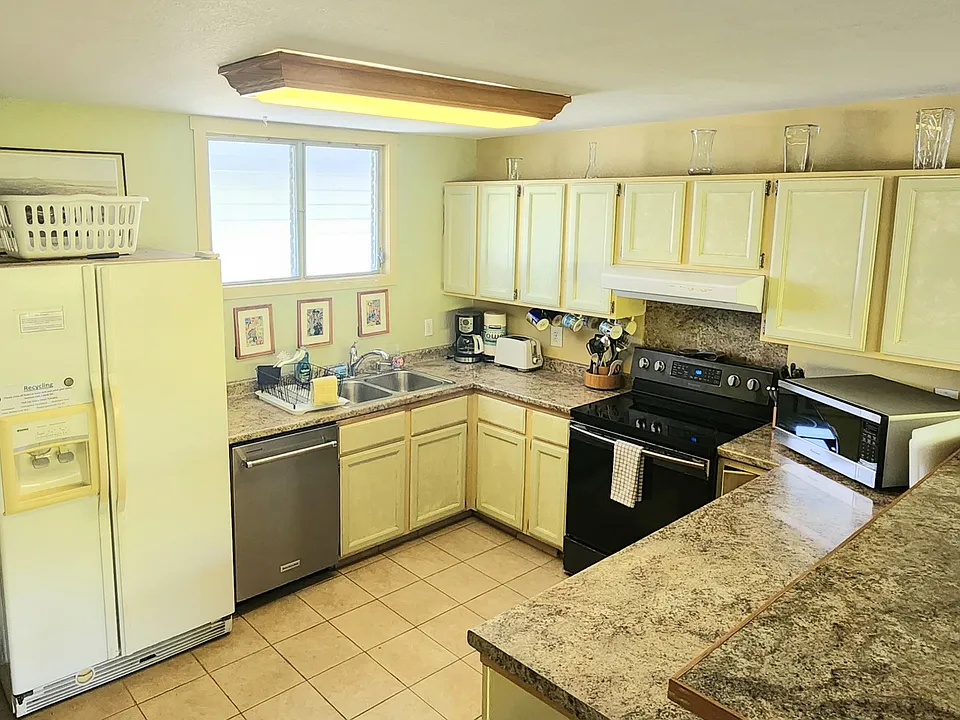 41-055 Ehukai St