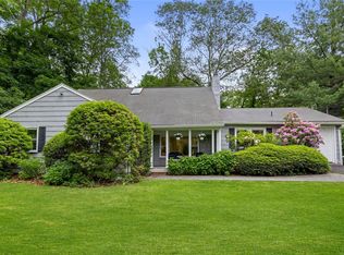 39 Larchwood Rd, Larchmont, NY 10538