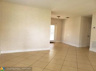 2421 Gulfstream Dr, Miramar, FL 33023