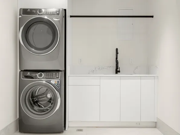 980 Metropolitan Avenue image 19 of 21