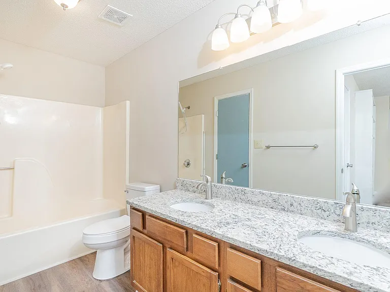 106 N Tunstall Ave — Photo 36