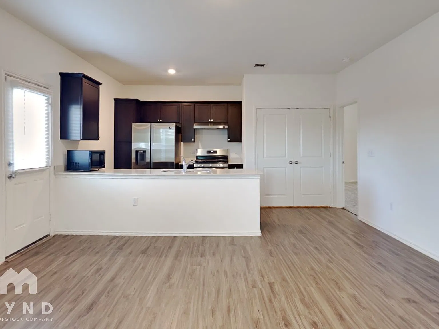 3 bed, 2.0 bath, 1626 sqft, $2,035 — Photo 4