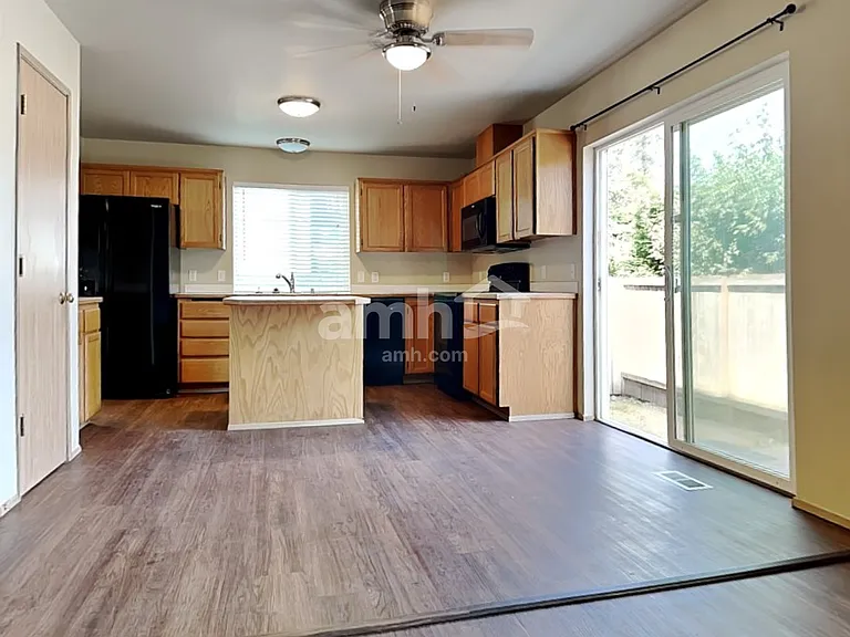 7815 205th St E — Photo 5