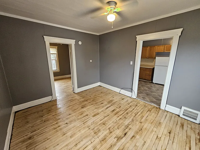 2059 W 105th St #4 — Photo 13