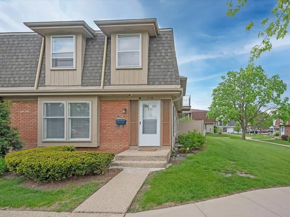 718 Newton Ct, Schaumburg, IL 60194
