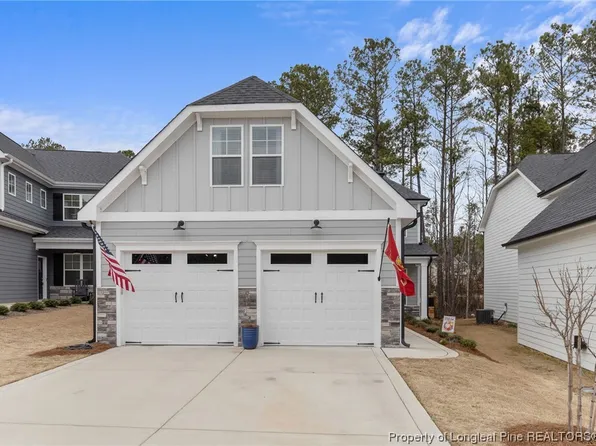 130 Spruce Hollow Cir, Spring Lake, NC 28390