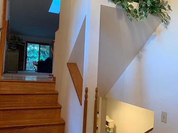5th image of 1047 Beechtree Ct