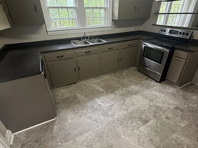 8 Pine Dr — Photo 4