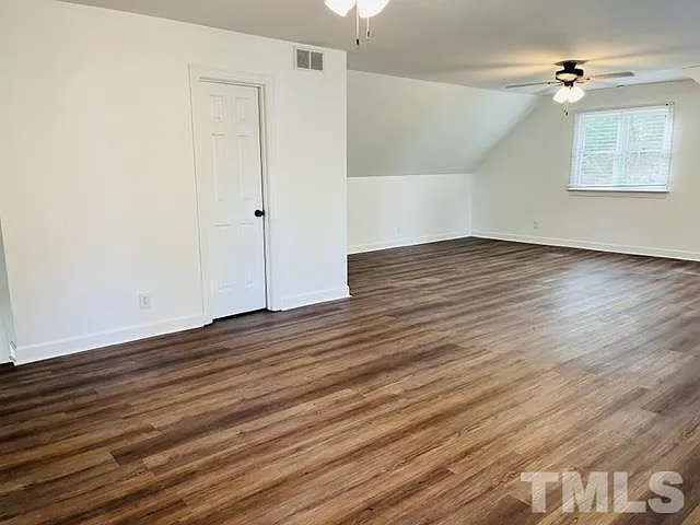 2112 N Hills Dr — Photo 24