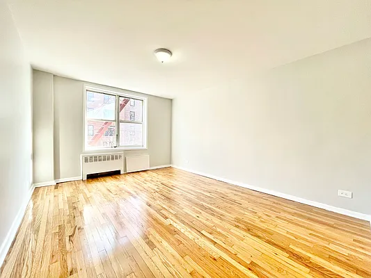 Rented by Keller Williams NYC | media 22