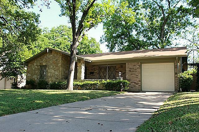 1st image of 1710 Chip Dale Dr N