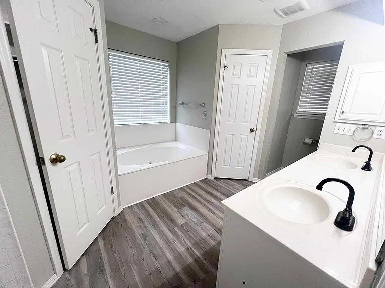 1717 Pinnacle Ln — Photo 11