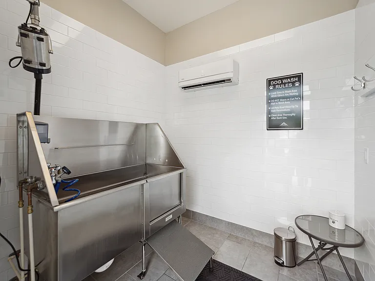 Satyr Hill Apartments — Photo 30