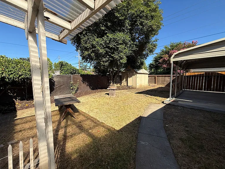611 Fairview Dr — Photo 17