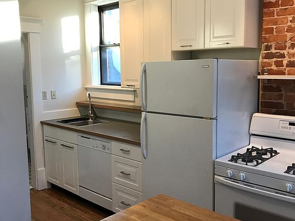 5th image of 71 Price Ave