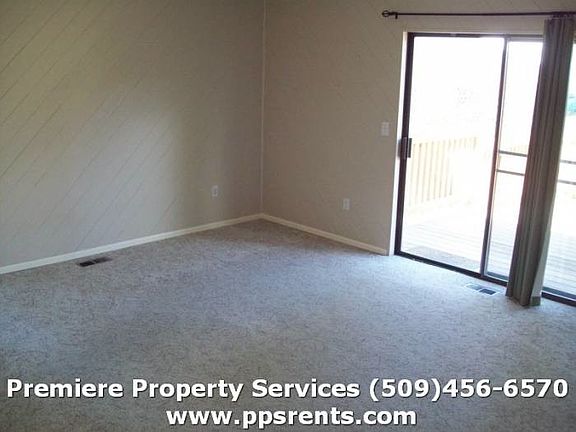 4th image of 3807 E 32nd Ave