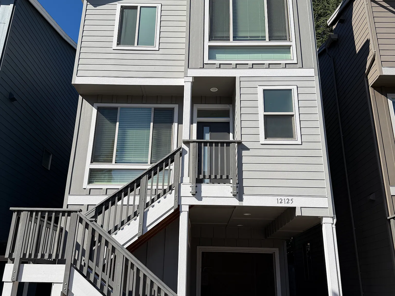 4 bed, 3.5 bath, 1689 sqft, $2,695 — Photo 1