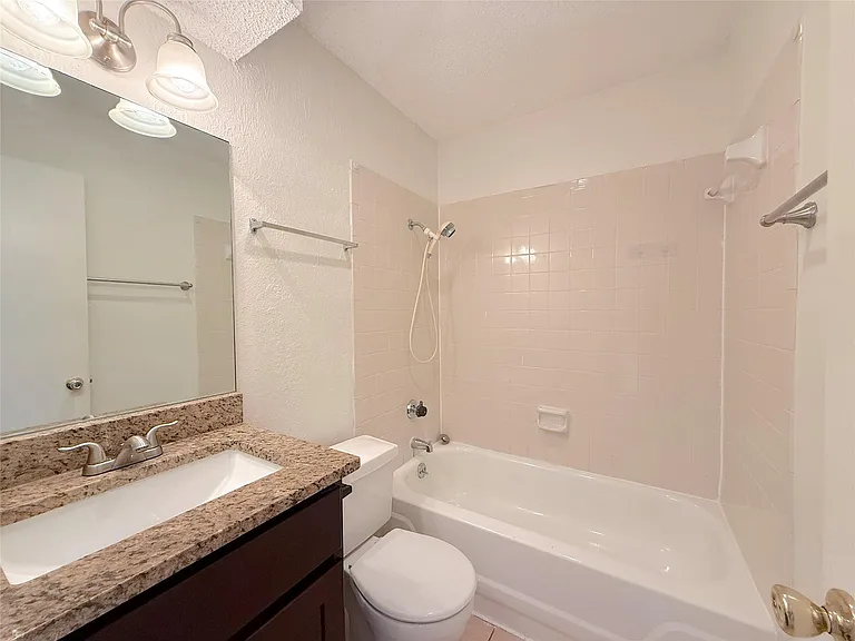 9900 Hundred Oaks Cir #A — Photo 17
