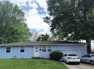 2804 W Whiteside St, Springfield, MO 65807