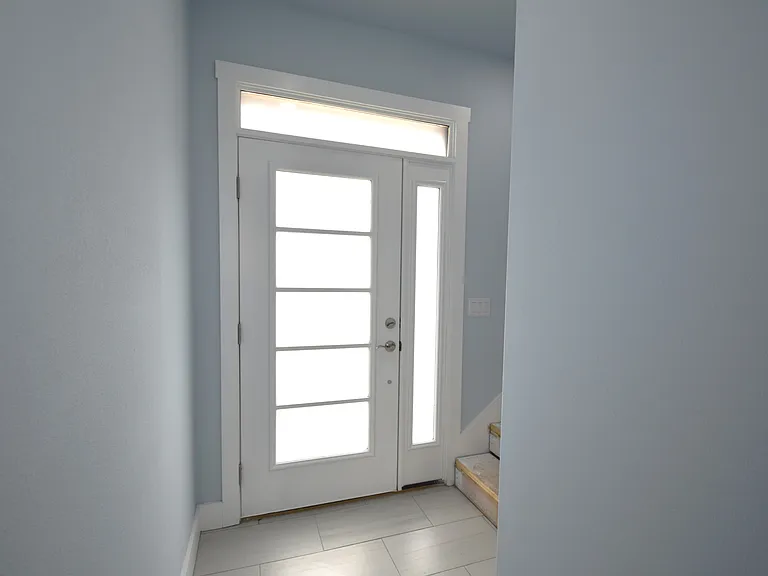 1850 Garnet Ave — Photo 2