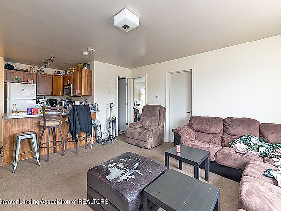 5th image of 351 Oakhill Ave APT 300