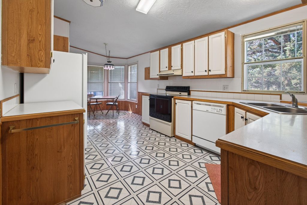 14954 SW Peninsula Dr, Terrebonne, OR - View 6