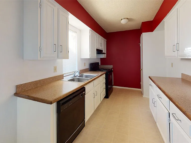 1804 Windsong Trl — Photo 2