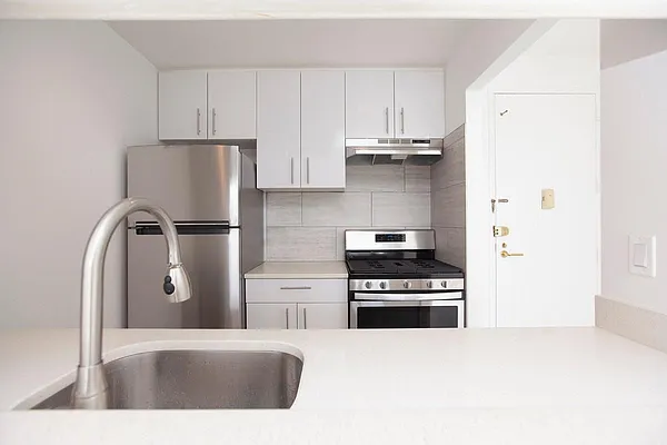 Sold by RELO REDAC INC. | media 3