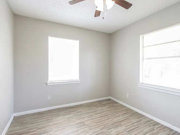 11235 Lemond Dr — Photo 8