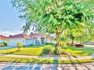 5876 Pine Ridge Cir, Vero Beach, FL 32967