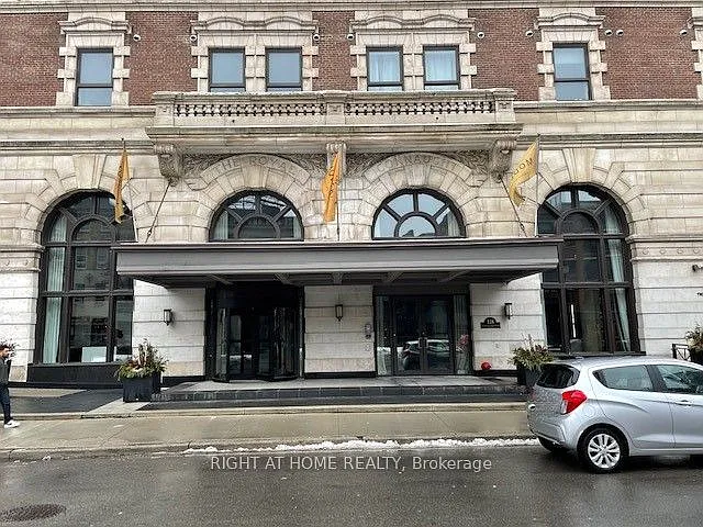 118 King St E #1015 — Photo 1