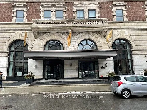 118 King St E Photo 1