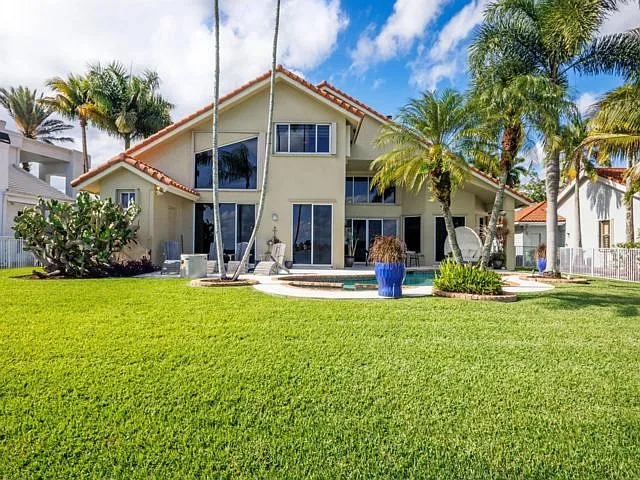 18142 NW 15th Ct — Photo 8