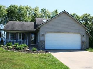 268 Riverwood Dr, Middleville, MI 49333