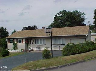 11 Berkshire Rd, Ansonia, CT 06401