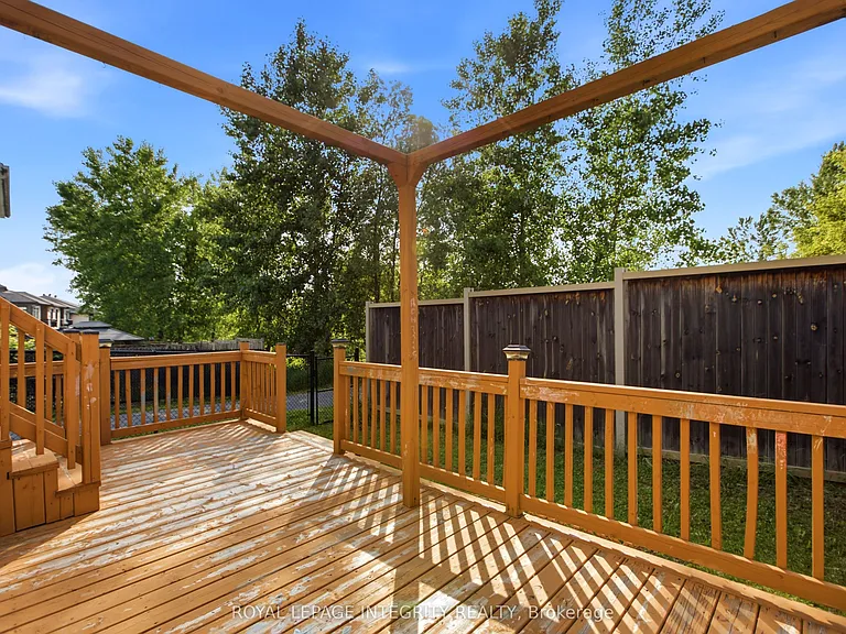354 Rolling Meadow Cres — Photo 29