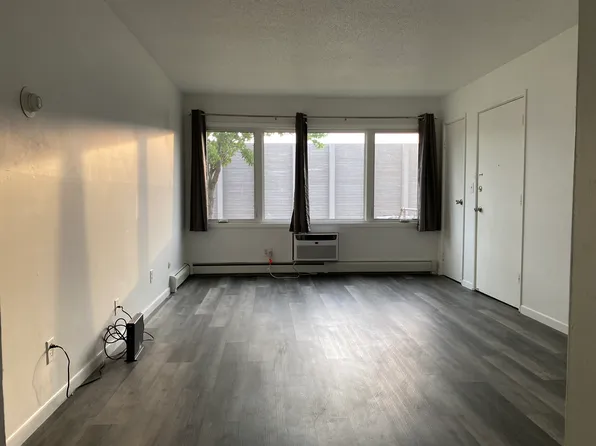 2096 Mississippi St N APT 101, Saint Paul, MN 55117