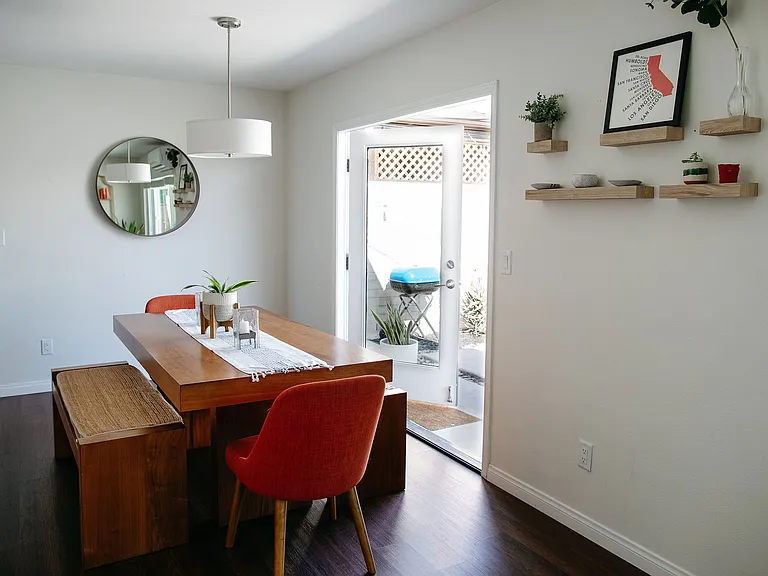 4588 Winona Ave — Photo 49