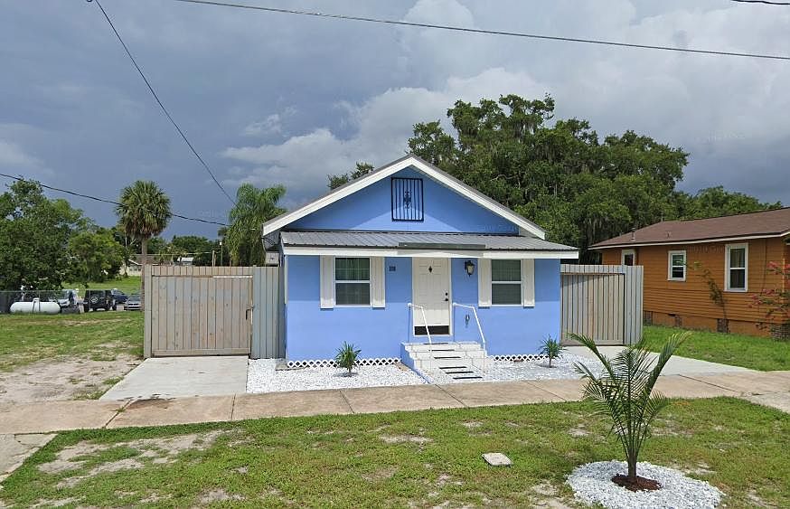 1st image of 119 S Poplar Ave