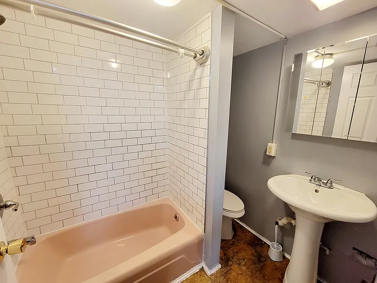 414-416 E Main St #414-B — Photo 2